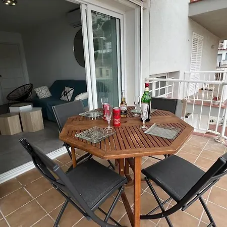 Apartamento Tres Con Vistas Al Mar En Apartment *
